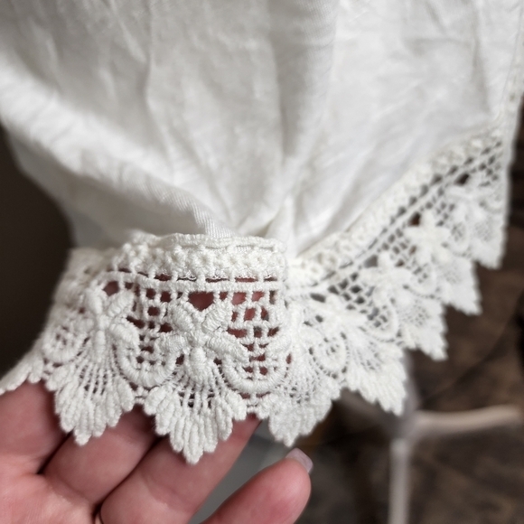 White halter blouse - Picture 8 of 12